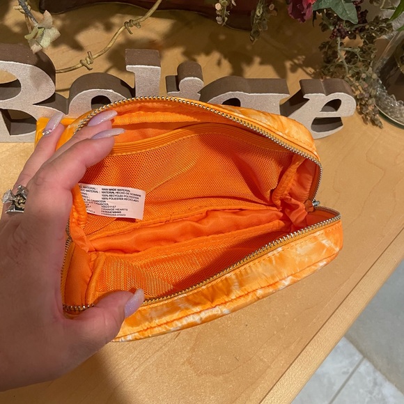 Everywhere Belt Bag - Picture 3 of 4